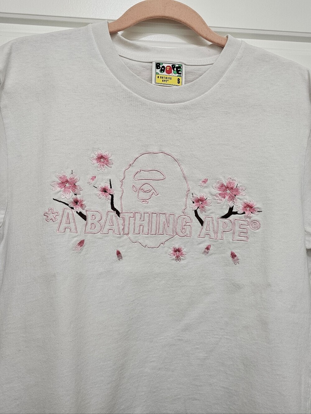 Bape A Bathing Ape White Cherry Blossom Logo T-Shirt Size S. - Picture 3 of 9